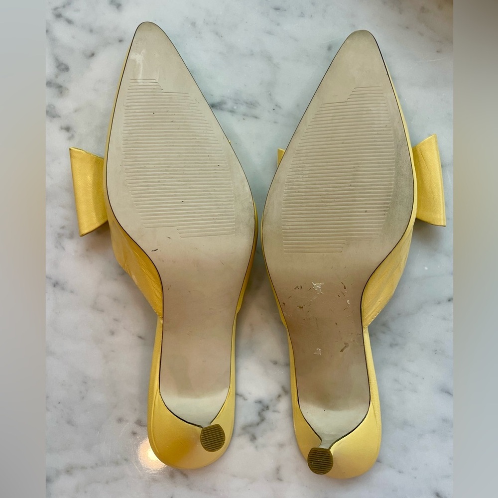 Carlos Falchi leather stiletto mules with bows in butter yellow, 7B, EUC - Picture 8 of 13